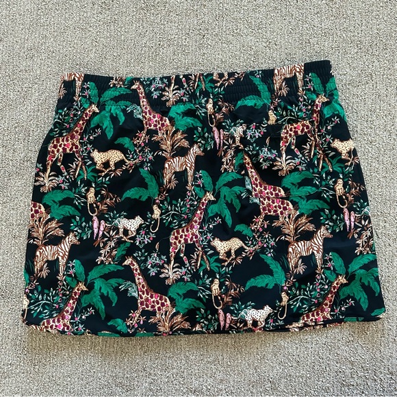 Lilly Pulitzer Luxletic Backcourt Skort, “Dancing in the Moonlight” Size XL - Picture 4 of 8